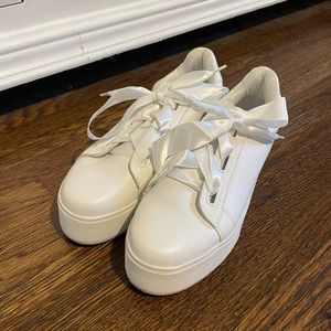 Sarah’s Day x White Fox Active White Platform Ribbon Lace Sneakers